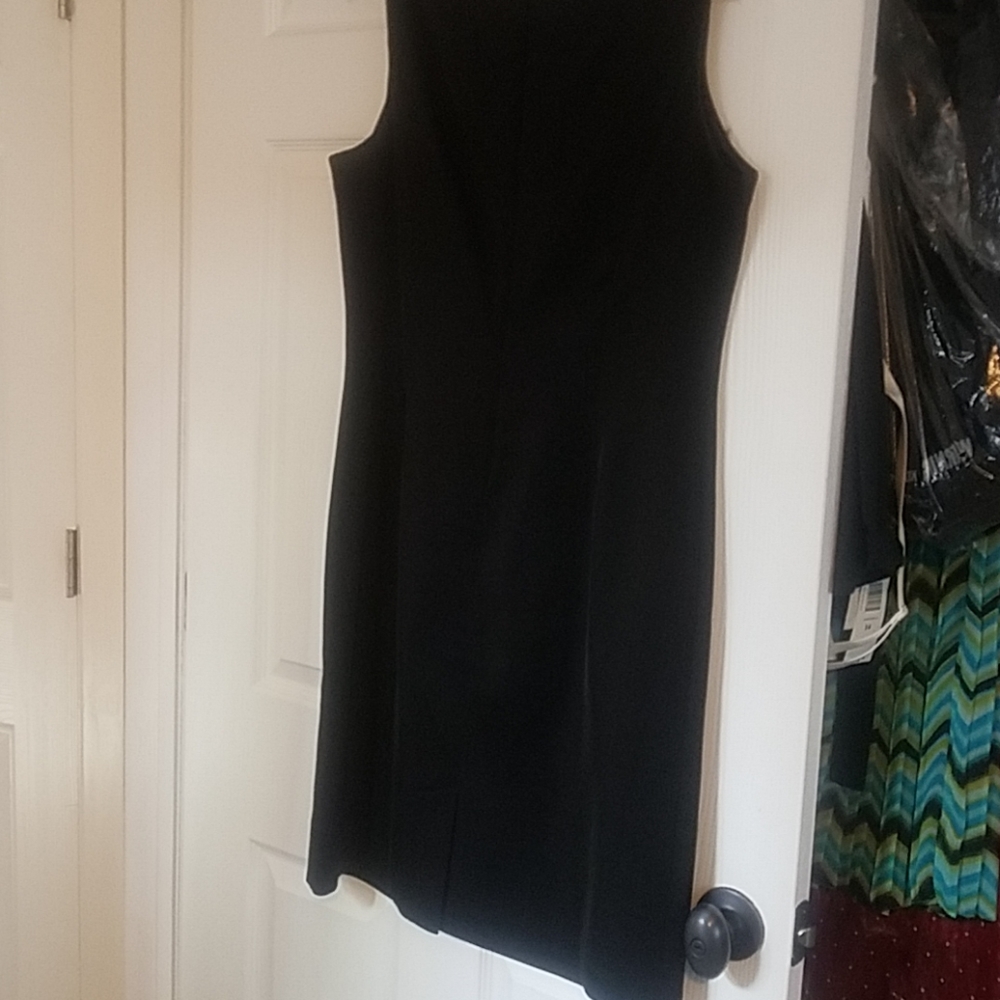 Dress - Picture 2 of 4